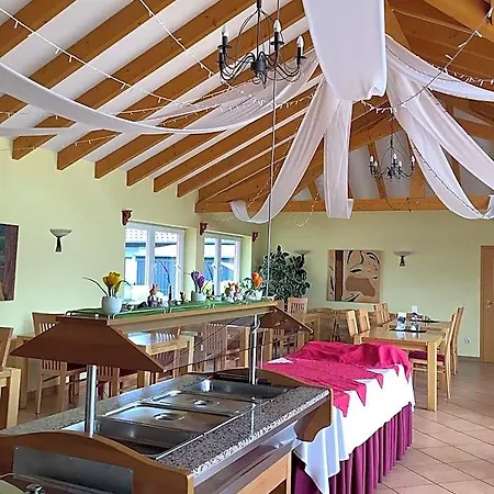 Mosel Ferienresidenz Zickzack Otel 3*